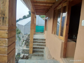 Mud House Cottage (6km from Center)